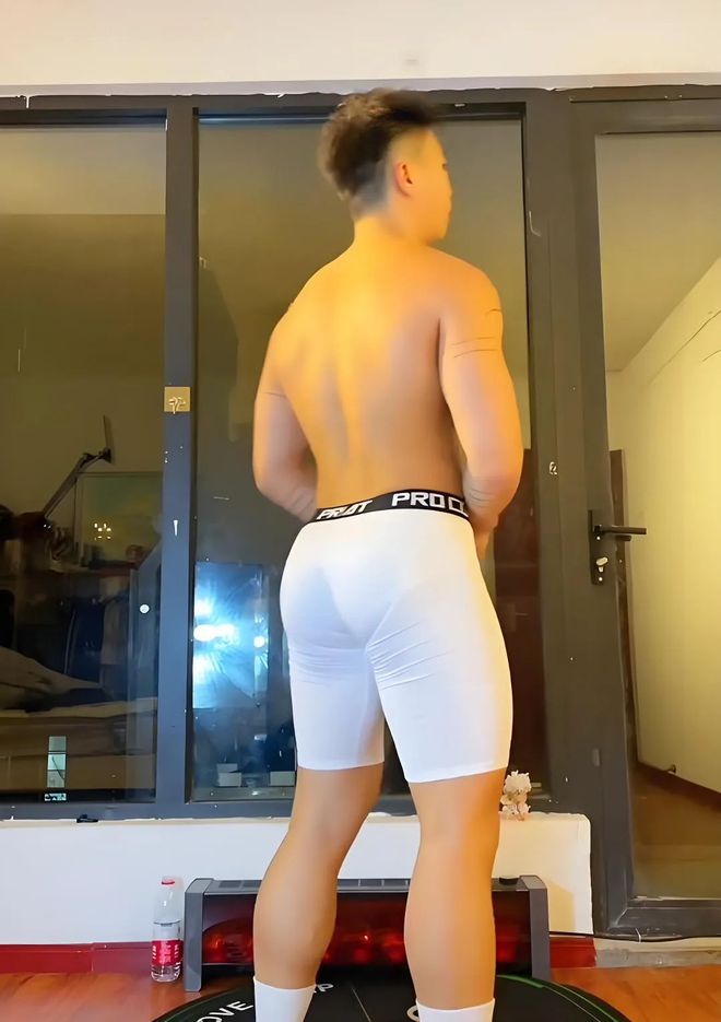 WilliamHill5个臀部训练动作打造迷人的翘臀！