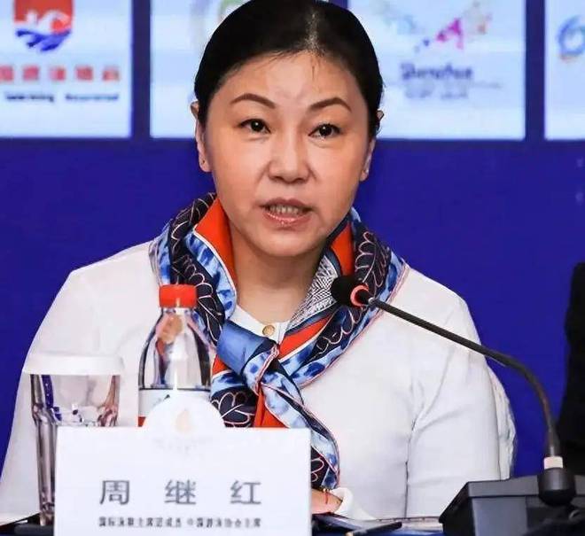 全红婵现身观众席情绪失落陈芋汐夺冠崩溃周继红的话应验了(图13)