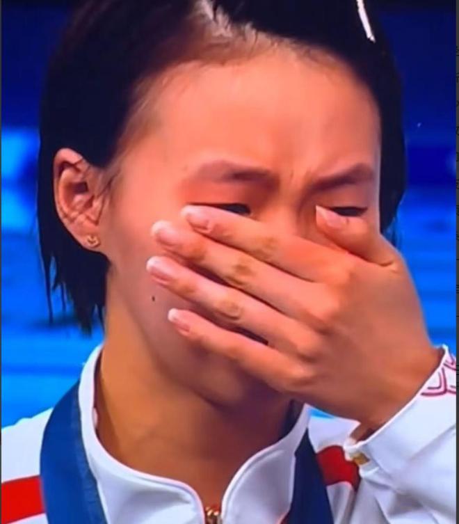 全红婵现身观众席情绪失落陈芋汐夺冠崩溃周继红的话应验了(图16)