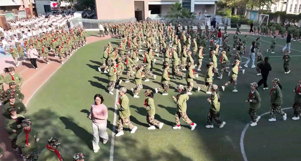 舞龙舞狮、攀岩、壁虎爬……福州课间体育玩嗨了！(图3)
