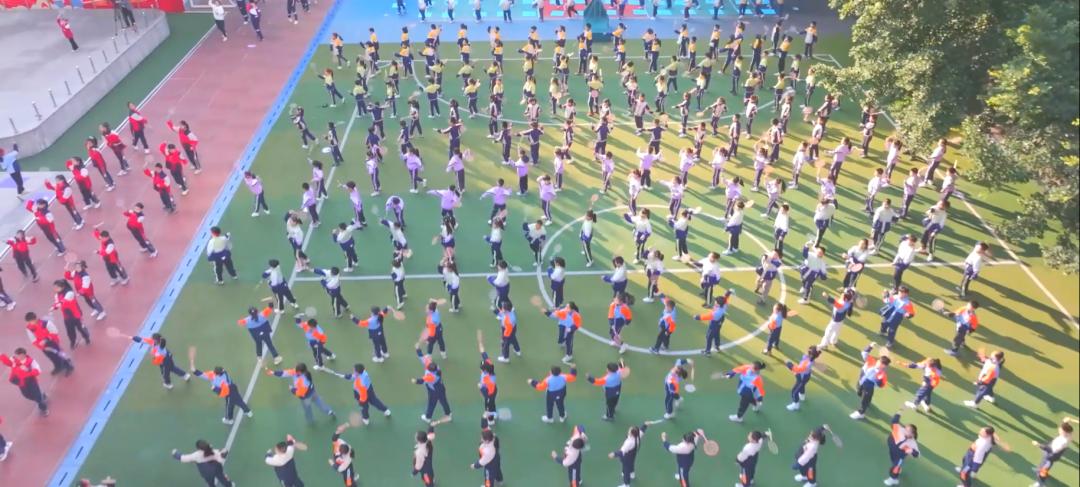 舞龙舞狮、攀岩、壁虎爬……福州课间体育玩嗨了！(图5)