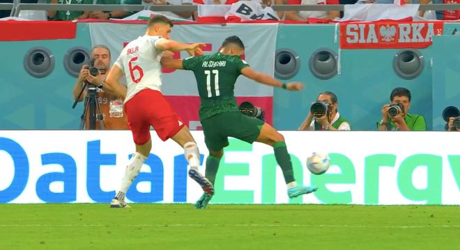 0-2！沙特全场暴揍欧洲劲旅却输球世界足球先生1球1助攻泪洒赛场(图8)