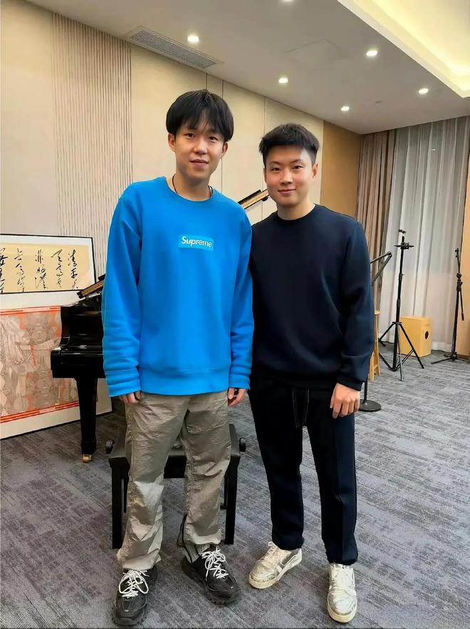 就在今威廉希尔WilliamHill天5月6日上午国乒传来马龙、陈梦、王楚钦、樊振东消息(图2)