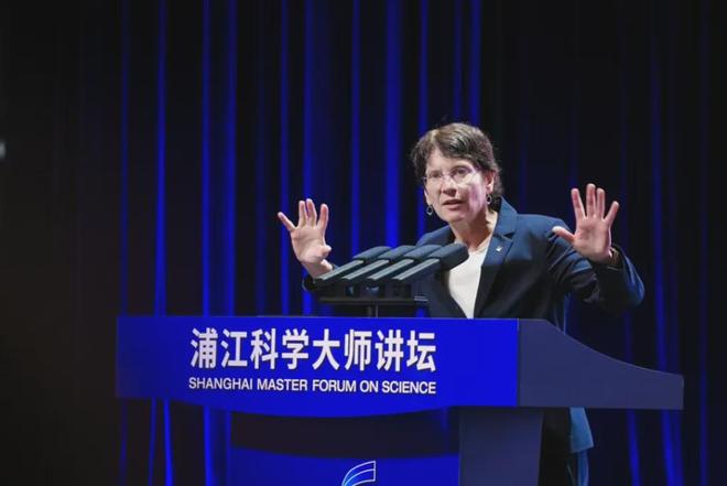 诺奖得主答上海中学生：化学前期“无趣”的学习恰似运动员的基础训练