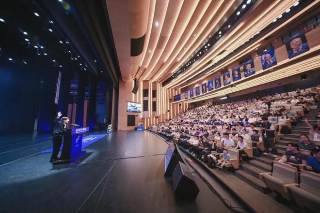 诺奖得主答上海中学生：化学前期“无趣”的学习恰似运动员的基础训练(图2)