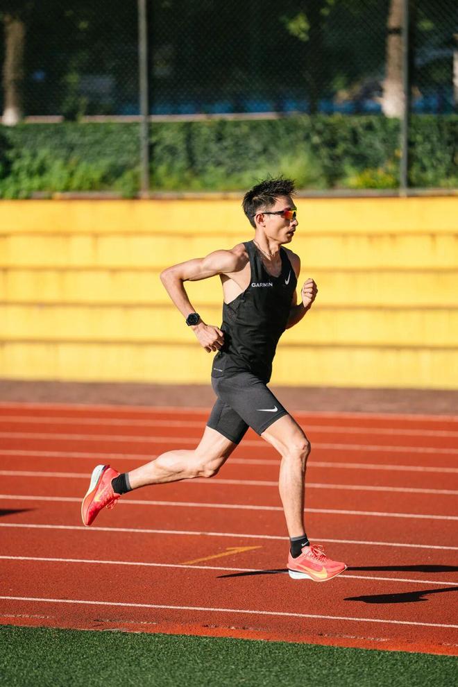 Garmin佳明签约马拉松运动员吴向东：疾风所向更快更强！(图5)