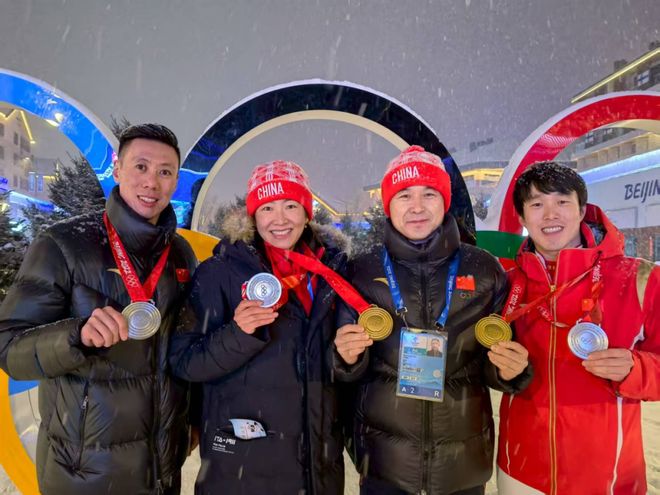 WilliamHill“康复圣手”牛雪松：他是托起奥运冠军的那双手致敬体育教师(图5)