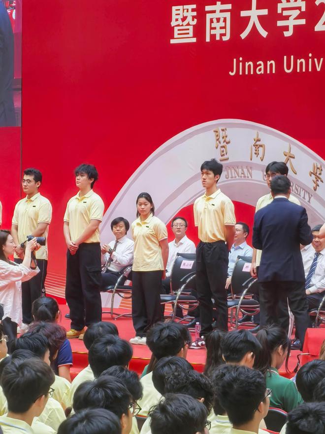 全红婵上大学细节：运动训练专业不会每天在校苏炳添是她院长(图2)