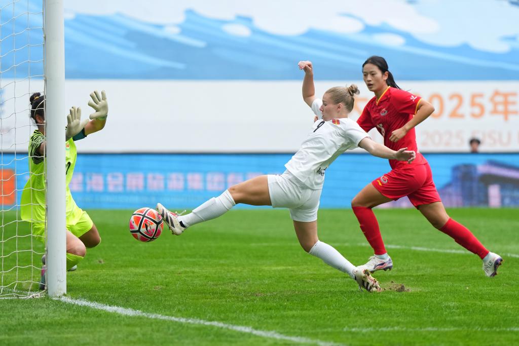 威廉希尔追光丨一场大学生足球赛何以吸引两万观众？(图2)