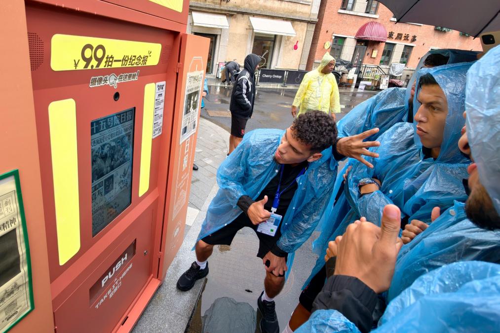 威廉希尔追光丨一场大学生足球赛何以吸引两万观众？(图8)