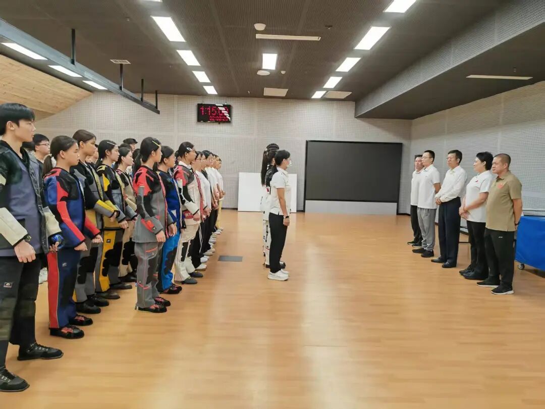 黄剑峰在国庆中秋假期看望慰问运动员教练员并检查训练备战保障工作WilliamHi