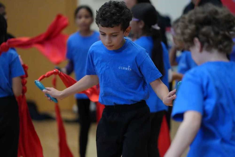 WilliamHill一堂特别的体育课：中国教师在英国教跳绳(图3)