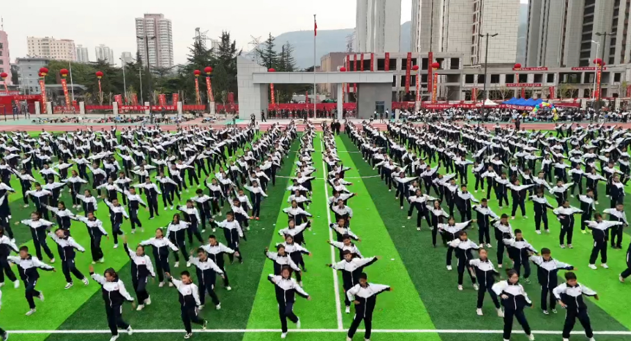 威廉希尔WilliamHill“5+2”快乐健体百花齐放三十五中教育集团运动育人