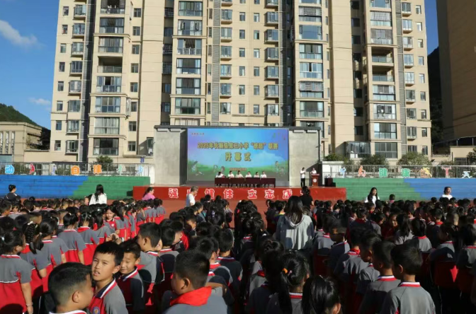 以足球之名强少年体魄——长顺县“班超”正式打响！(图2)