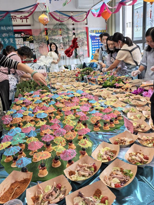 运动+美食！成都这所中学师生家长一起“多巴胺”(图3)