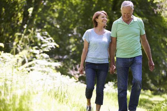 参加社区组织的老年运动活动(图2)