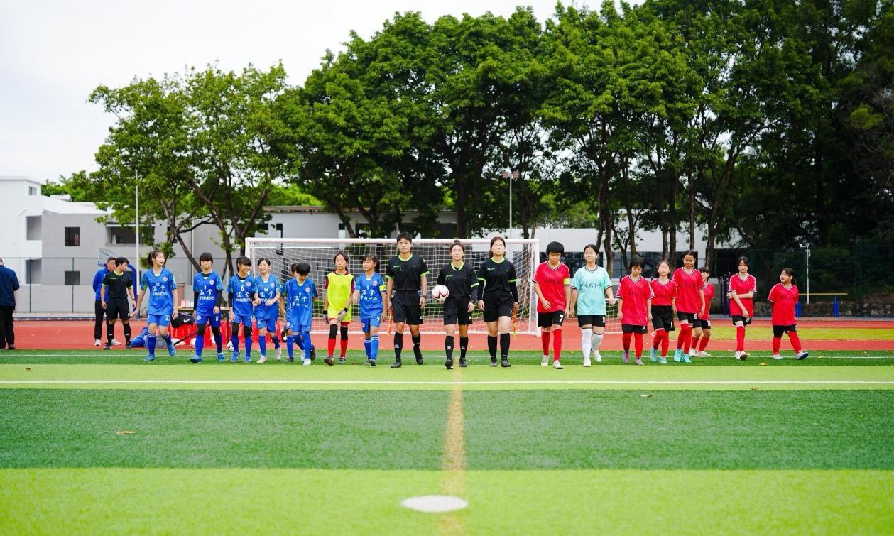 “足”梦青春少年闪耀！2025年广州市白云区威廉希尔第十二届中小学校园足球联赛开赛(图1)