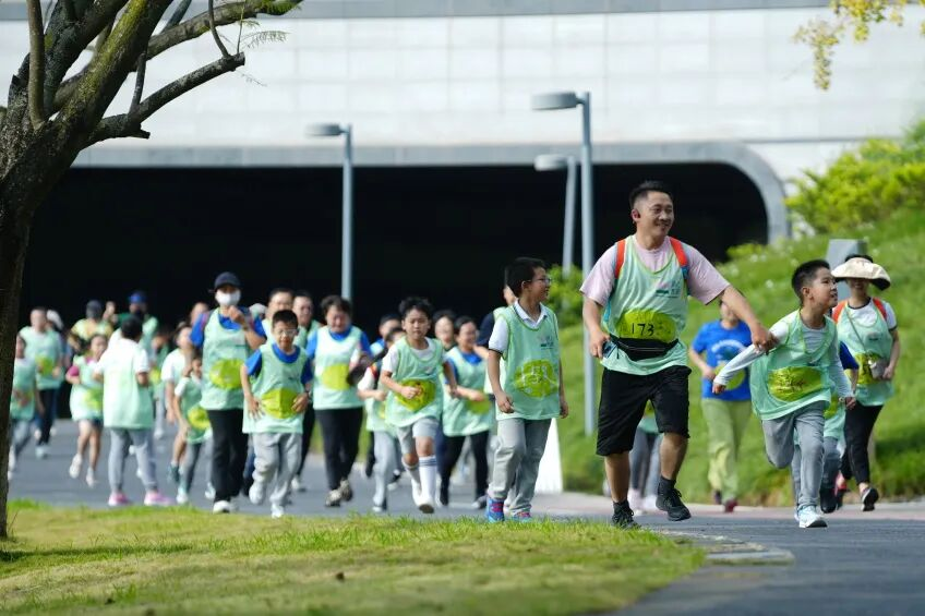 威廉希尔WilliamHill排解“情绪毒素”以体育促身心健康——专家热议教育部要求全面落实“体育每天2小时”(图4)