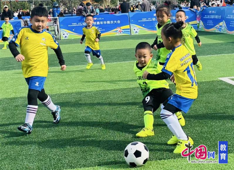 WilliamHill绵阳梓潼东风幼儿园于绵阳市第五届幼儿足球嘉年华展示大会获佳绩(图1)