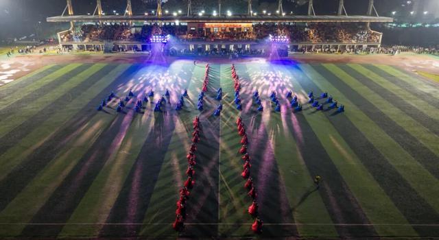 烟花璀璨青春飞扬：武汉学院第十九届田径运动会高燃开幕！(图4)