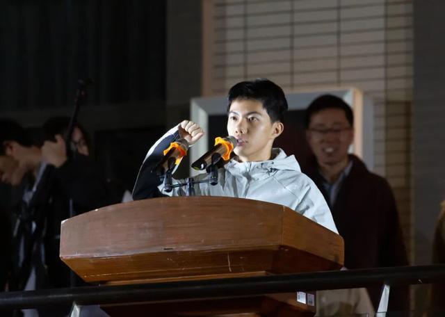 烟花璀璨青春飞扬：武汉学院第十九届田径运动会高燃开幕！(图10)