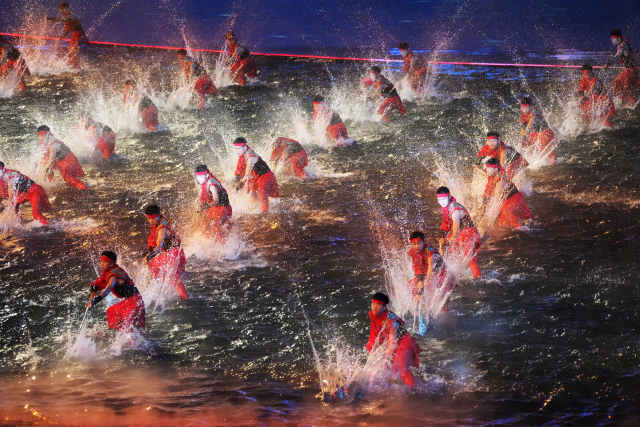 体育场造了一片海？“水舞台”惊艳亮相(图2)