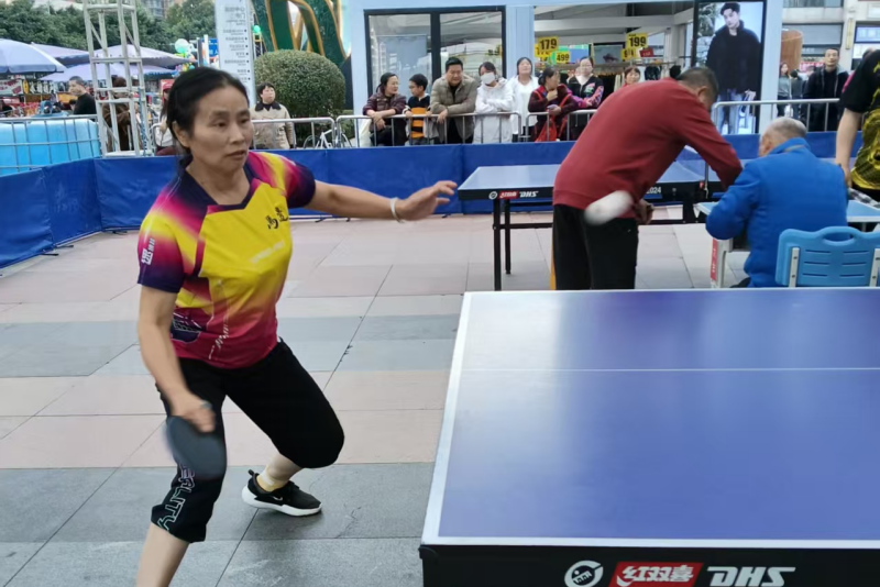 威廉希尔WilliamHill马边彝族自治县老年人体育协会：彝乡银球展风采乒乓老将谱新篇(图2)