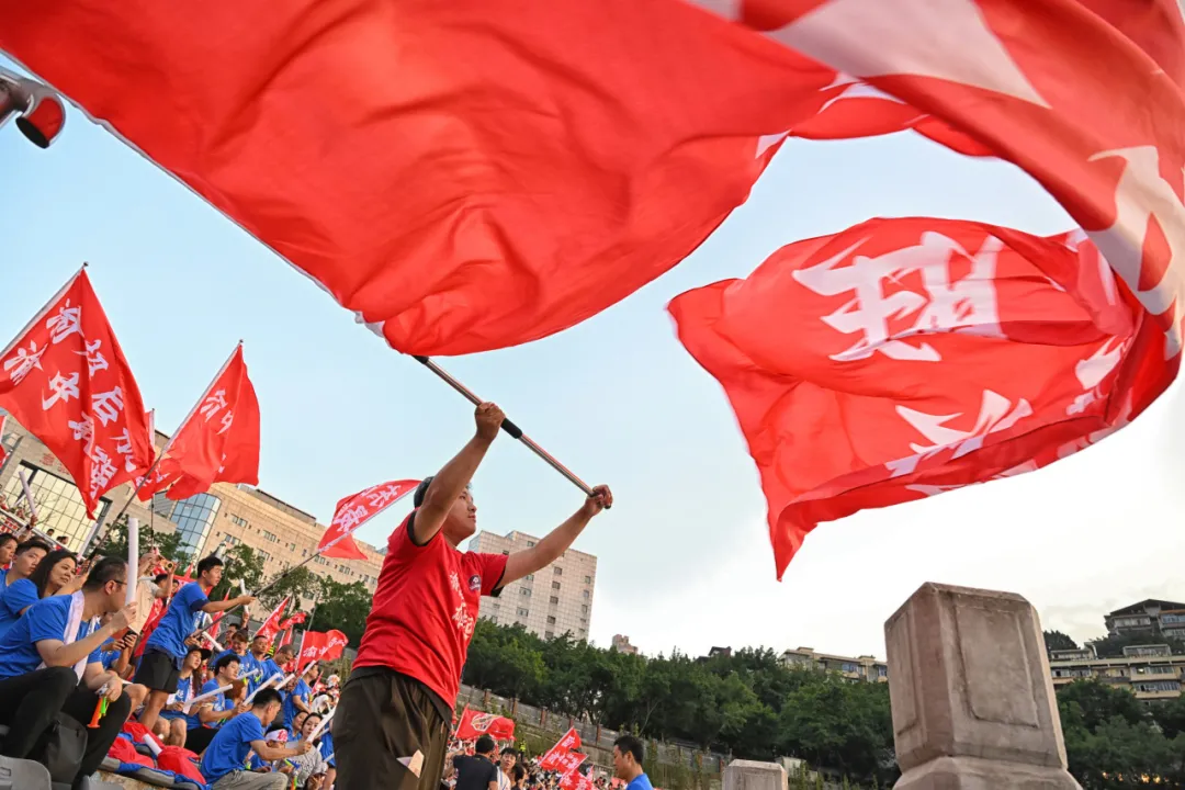 “渝超”联赛：热血足球点燃城市激情(图8)