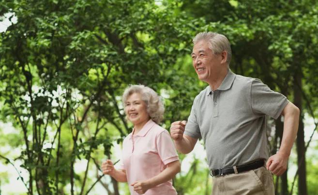 老年人运威廉希尔动类型应根据什么来选择？(图2)