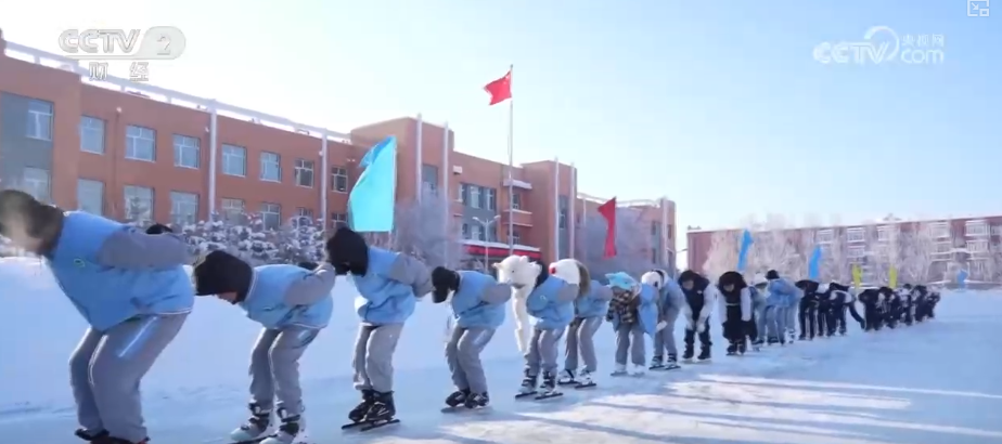 依托冰雪优势开展特色体育活动学生在运动中享受冬季乐趣(图6)