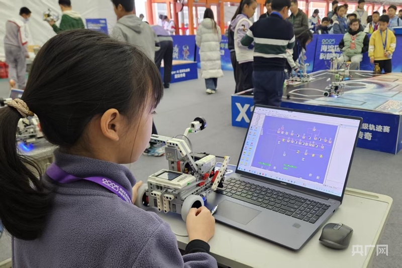 北京海淀举行青少年机器人科普竞技WilliamHill活动当青少年遇到AI迸发出哪些新创想？(图4)