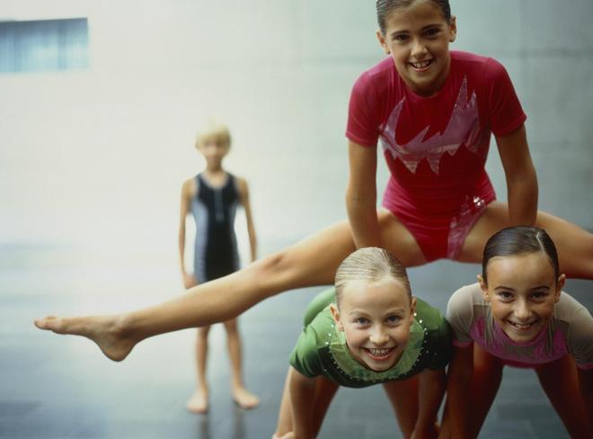 威廉希尔1岁女童吊环动作堪比专业运动员天赋还是训练？