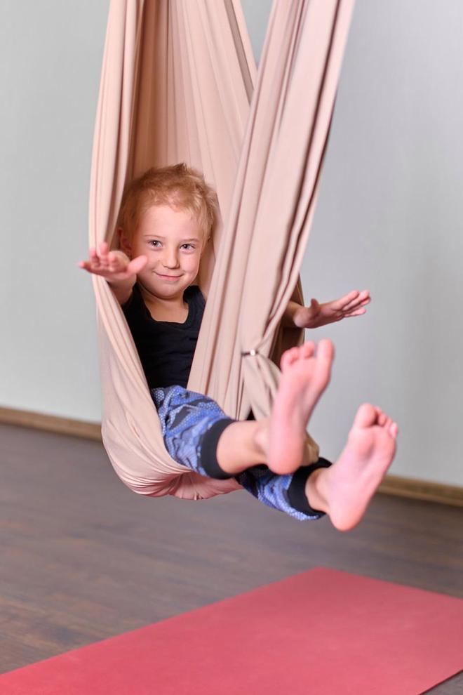 威廉希尔1岁女童吊环动作堪比专业运动员天赋还是训练？(图2)