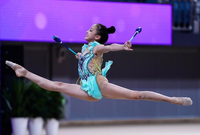 威廉希尔1岁女童吊环动作堪比专业运动员天赋还是训练？(图3)