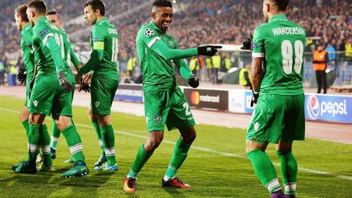 威廉希尔阿贾克斯带着荷兰足球的深厚底蕴与豪迈气势跨越千山万水(图3)