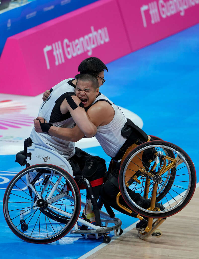 体育时评：不屈之光照亮逐梦之路(图1)