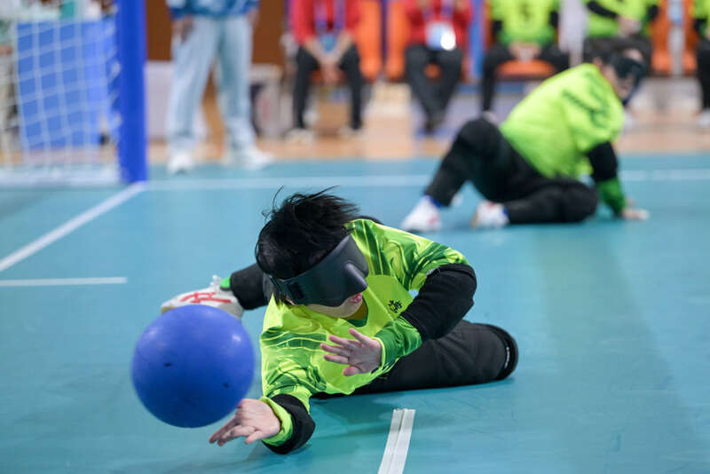 体育时评：不屈之光照亮逐梦之路(图2)