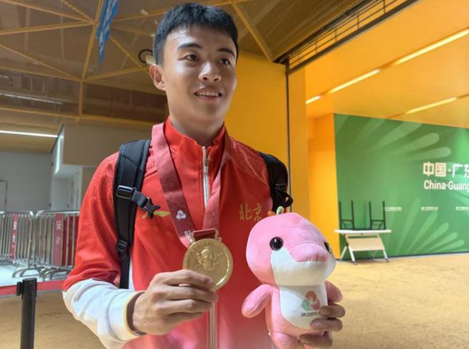 目随旗动刮起“杰旋风”北京听障运动员刷新全国纪录威廉希尔