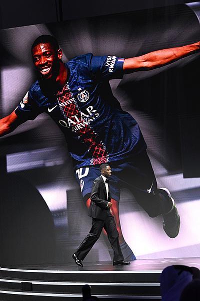 包揽世界足球先生和金球奖登贝莱是当威廉希尔WilliamHill之无愧的2025年足坛第一人(图3)