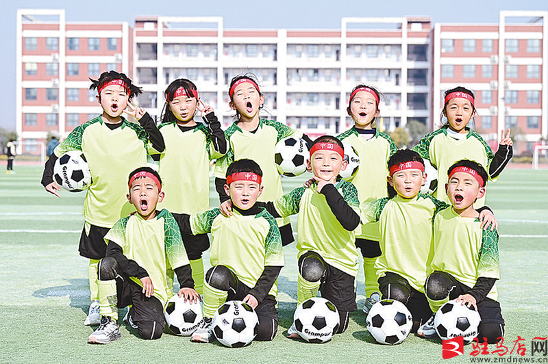 奔跑吧·少年——上蔡县校园足球联赛燃爆绿茵场(图3)