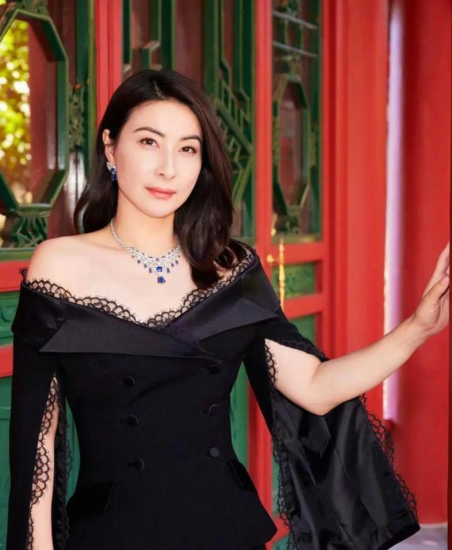 惊艳！中国体育界5大美女颜值实力双不输明星！(图3)