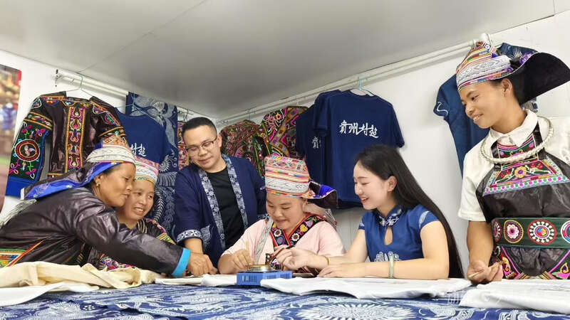 “县”在的幸福丨“百鸟”飞WilliamHill出月亮山(图7)