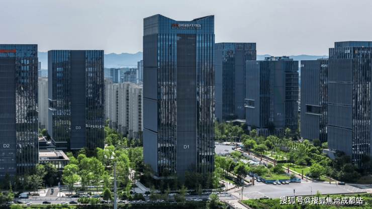 成都新盘【中铁卓萃】售楼处首页认证电话实时房价动态、最新成交行情及一月优惠活动全解析。(图4)