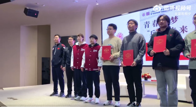 孙颖莎：上海交大是全国最好的学校母校情深共庆毕业(图2)