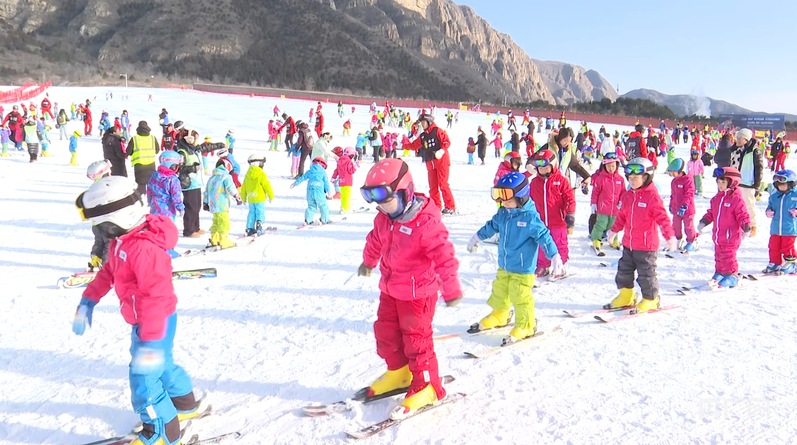 热“雪”燃动中国丨当滑雪课开进幼儿园“冰雪一代”正悄然生长
