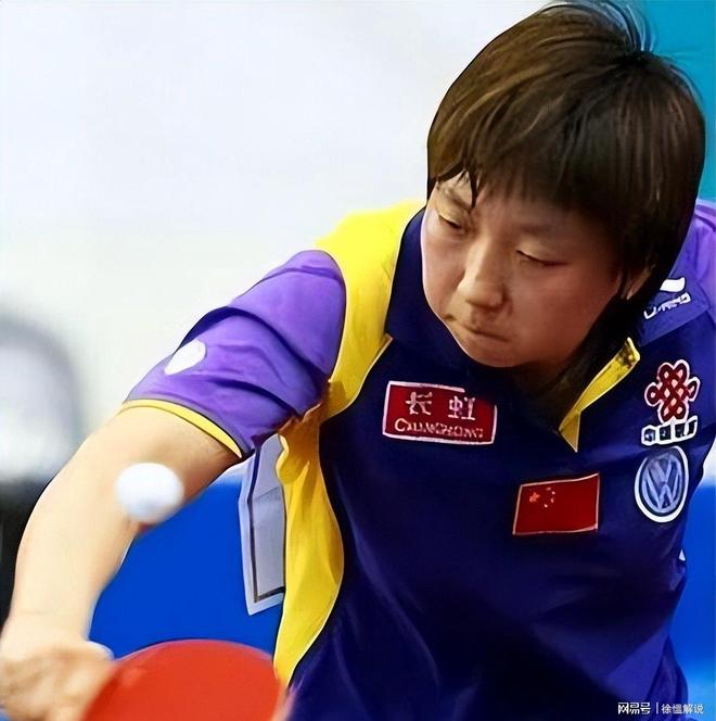 她年少出名却因跟王皓恋爱被蔡振华开除如今儿女双全生活幸福(图3)