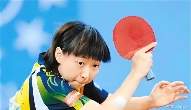 她年少出名却因跟王皓恋爱被蔡振华开除如今儿女双全生活幸福(图9)