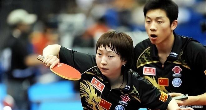 她年少出名却因跟王皓恋爱被蔡振华开除如今儿女双全生活幸福(图10)