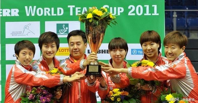 她年少出名却因跟王皓恋爱被蔡振华开除如今儿女双全生活幸福(图11)