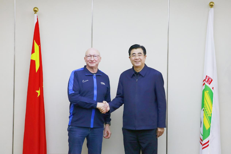 克瑞斯·范·普威廉希尔WilliamHill维尔德出任中国足协技术总监(图1)
